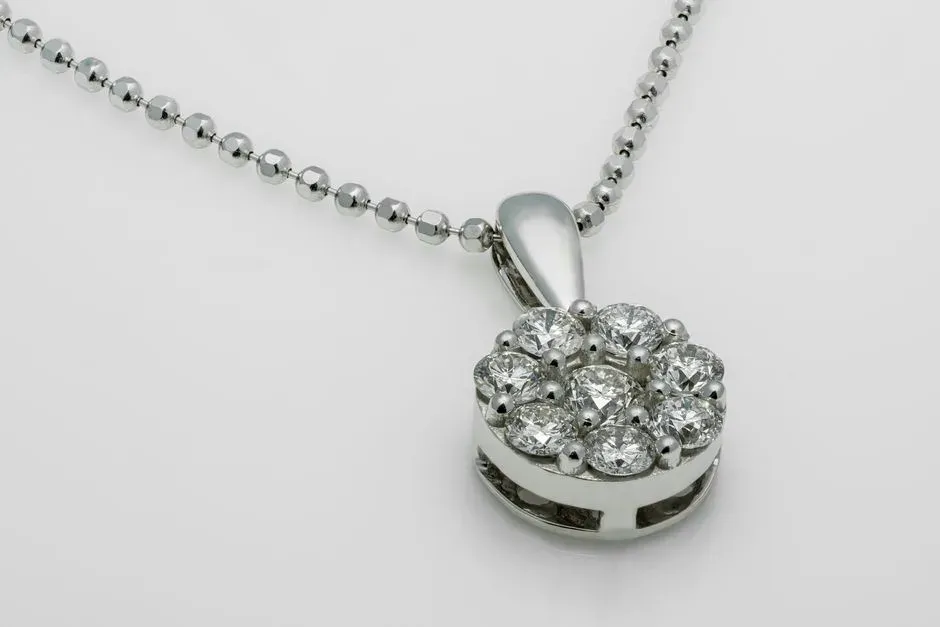 White-metal floral diamond pendant necklace