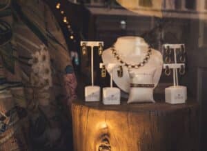 Read more about the article Sell Gold Jewelry in Los Angeles: Fair Prices & Same-Day Cash
