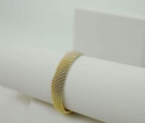 Read more about the article White Gold vs Yellow Gold: Which Is Better for You?