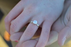 Read more about the article Best 14K White Gold Engagement Rings 2026: Top 5 Ranked