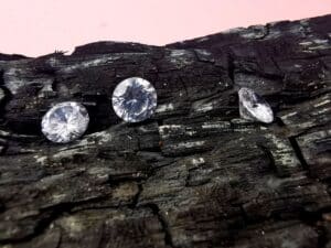 Read more about the article White Diamond: What You Need to Know Before Buying